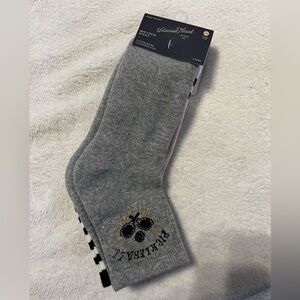 Universal Thread 3 pack women’s  size 4-10  Socks mid-crew